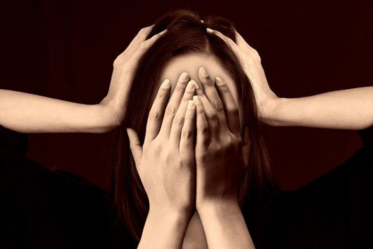Ayurveda Treatment in Kerala for Migraine Relief Shirodhara Therapy